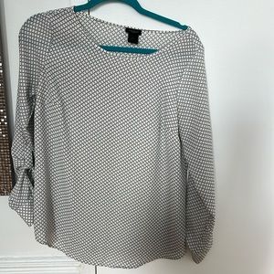 Ann Taylor factory blouse black and white pattern
